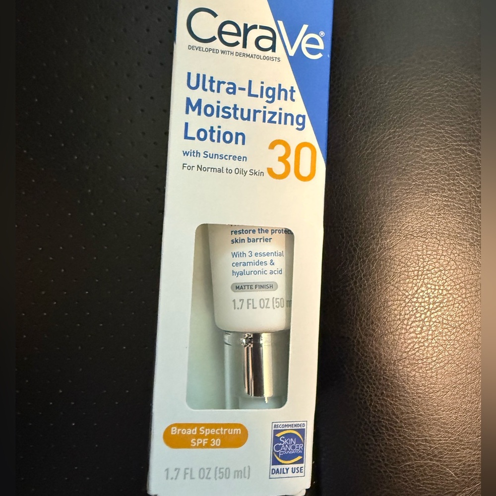 New CeraVe Ultra-Light Moisturizing Face Lotion with SPF 30 1.7 fl oz
